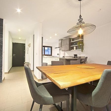 Modern Villa Close To Costabella Beach 마르베야 외부 사진