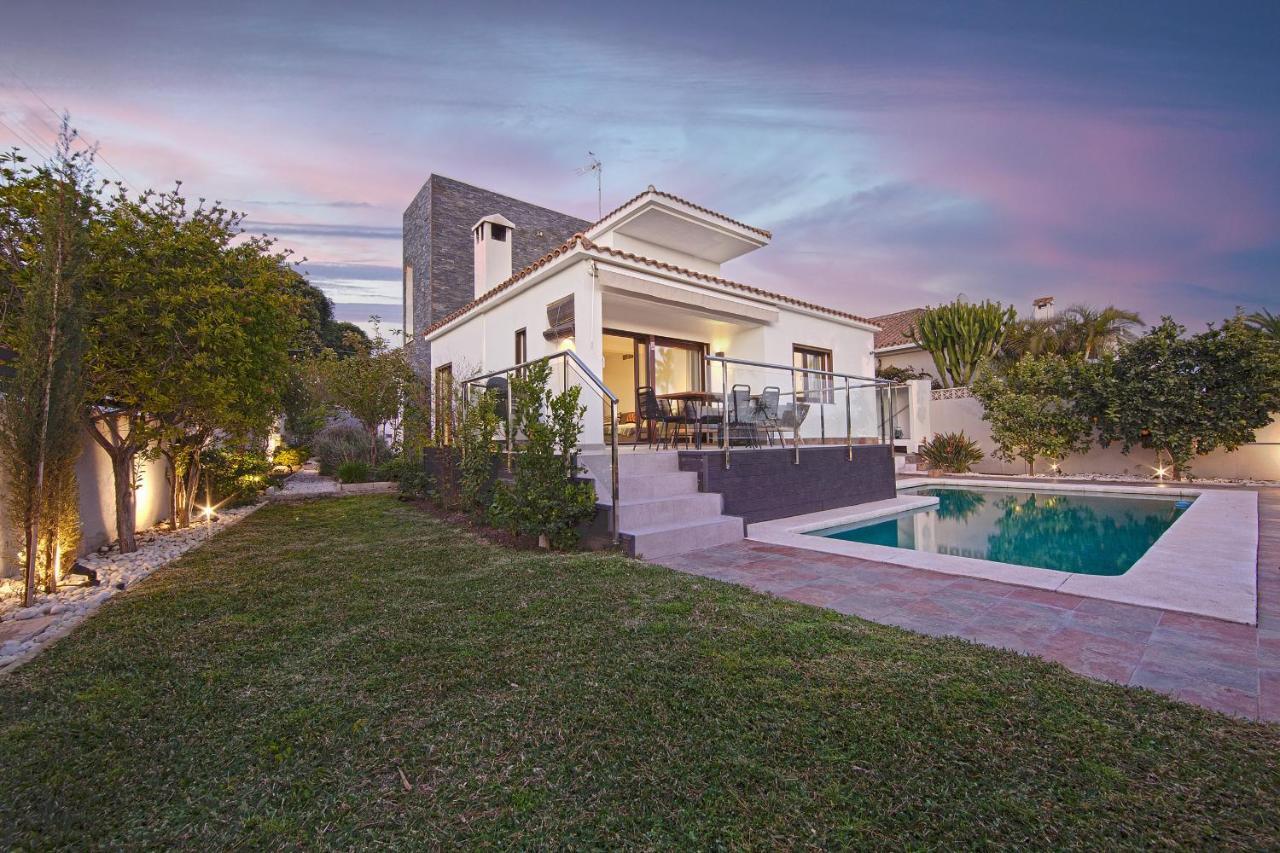 Modern Villa Close To Costabella Beach 마르베야 외부 사진