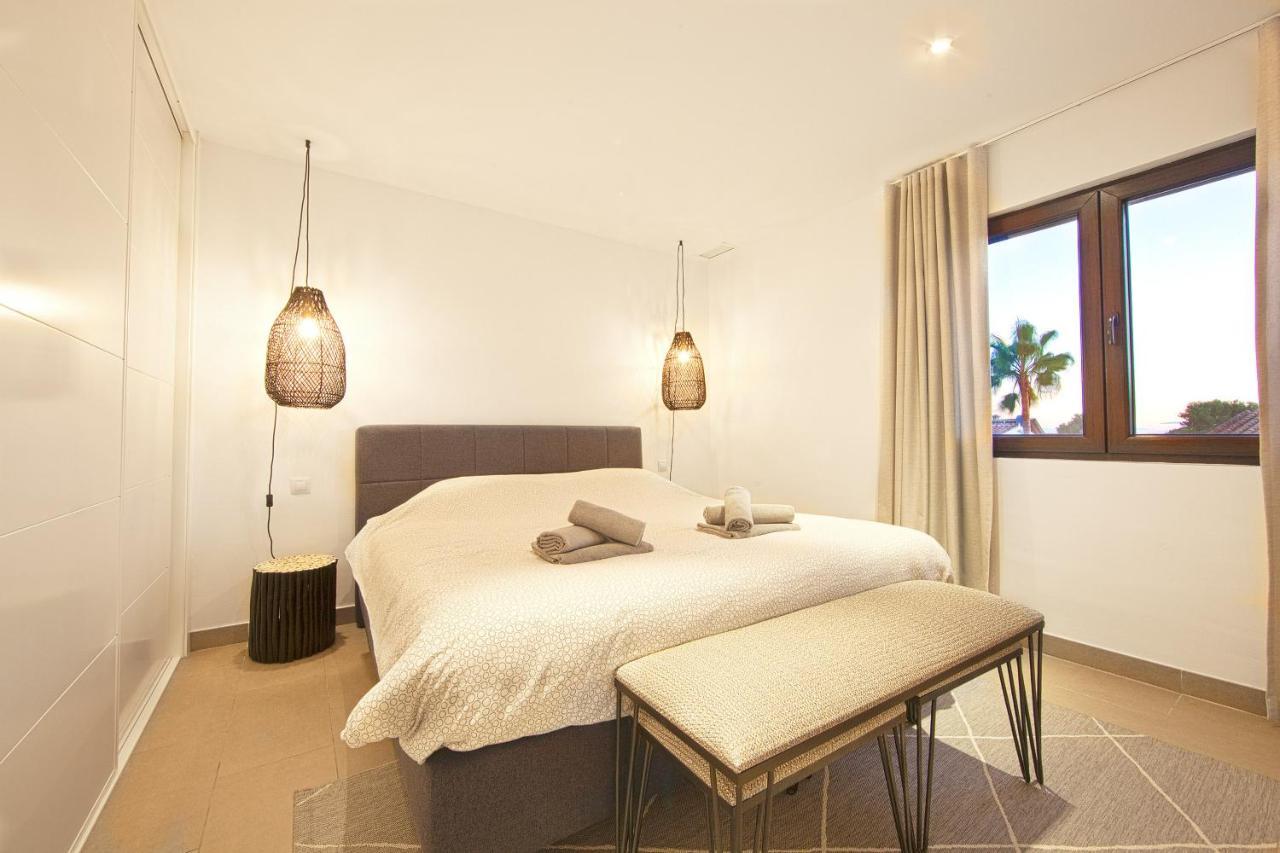 Modern Villa Close To Costabella Beach 마르베야 외부 사진